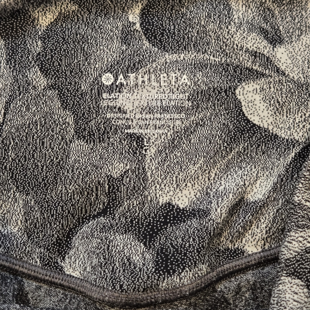 Athleta Salutation Stash Pocket 7/8 Legging in White & Black Floral Size L - Picture 6 of 10